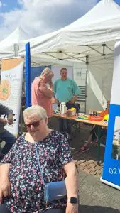 Leute an unserm Stand