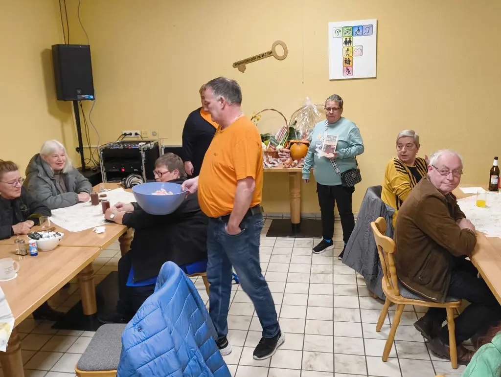 Ralf lässt Lose ziehen